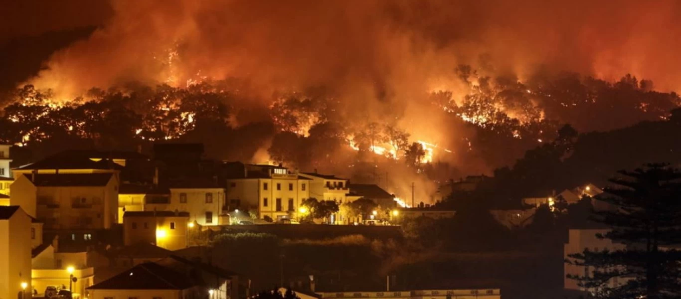 Μεγάλη πυρκαγιά στην Πορτογαλία: Εκκενώθηκαν σπίτια - Ένας νεκρός πυροσβέστης (βίντεο-φωτο)